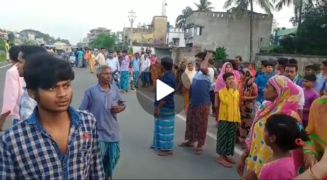 বিয়ের বাড়ি থেকে ফেরার পথে বাইকের রেষারেষিতে মৃত ১ Screenshot 20210627 200118 WhatsApp বিয়ের বাড়ি থেকে ফেরার পথে বাইকের রেষারেষিতে মৃত ১